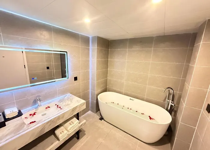 Rama9 No1 Hotel 4*