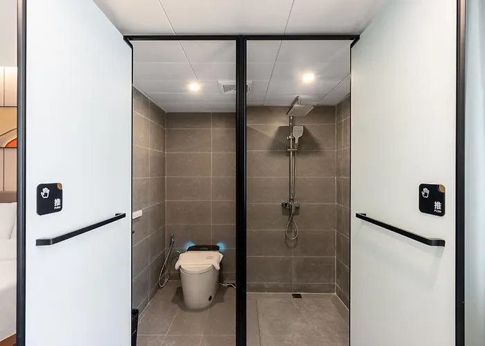 Rama9 No1 Hotel 4*